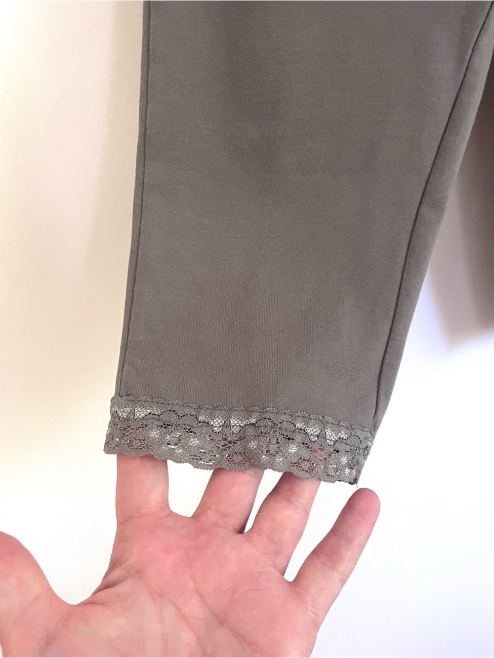 $5 💥Lace-Trimmed Capri Cropped Leggings, Earthy Gray, Great Under Dresses